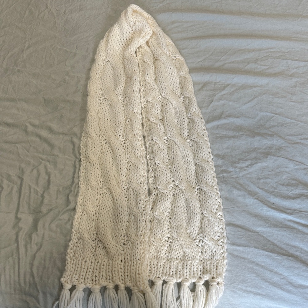Faded Glory Cream Knit Scarf